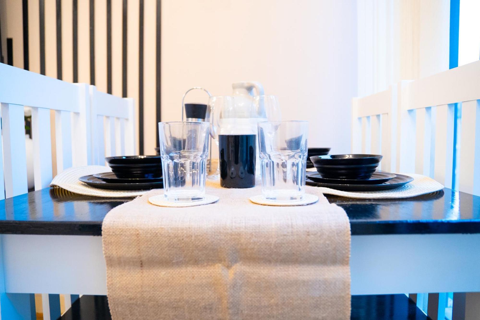 Chinatown Retreat With Free Park & Netflix Apartment