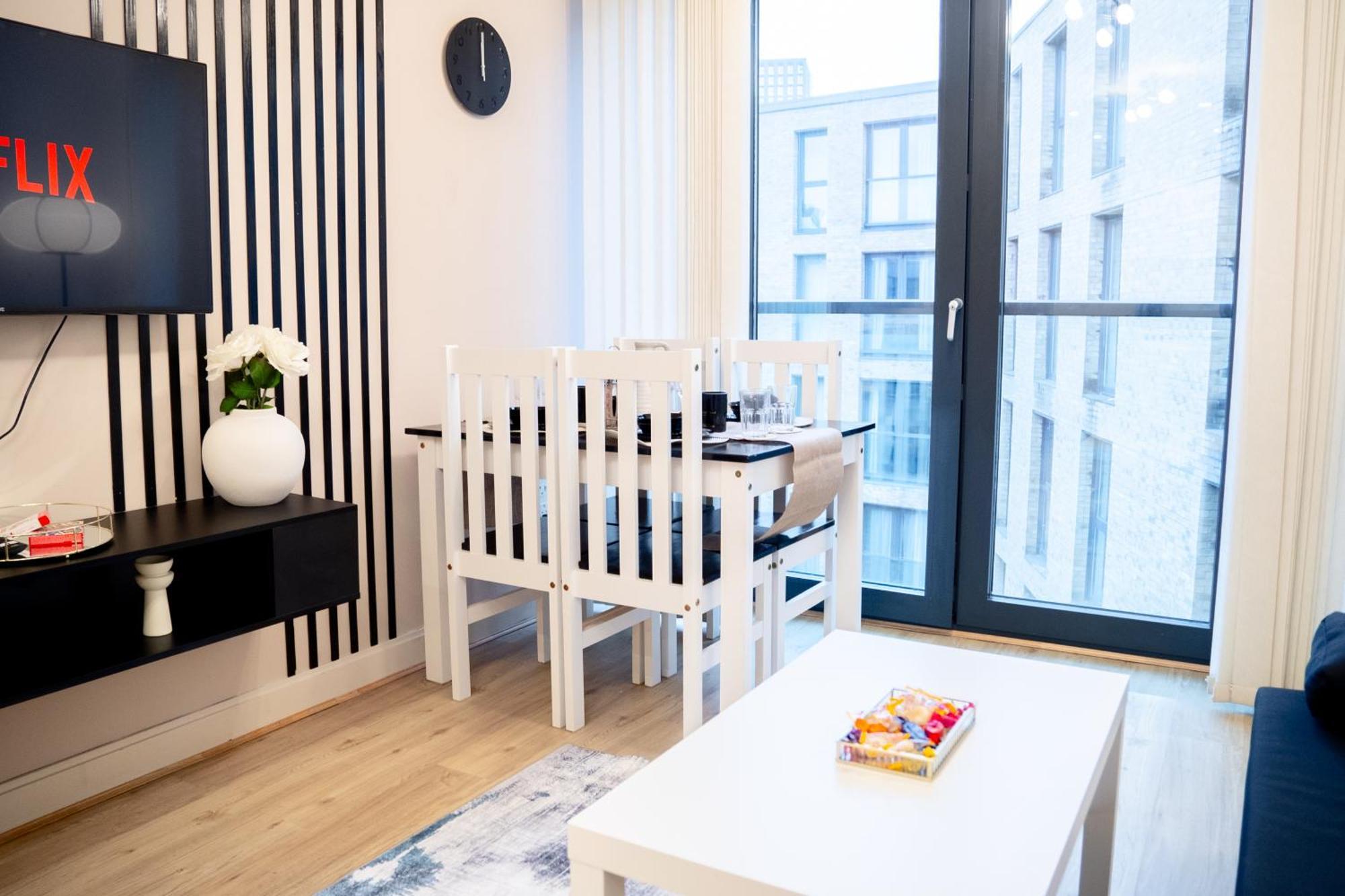 Chinatown Retreat With Free Park & Netflix * Birmingham