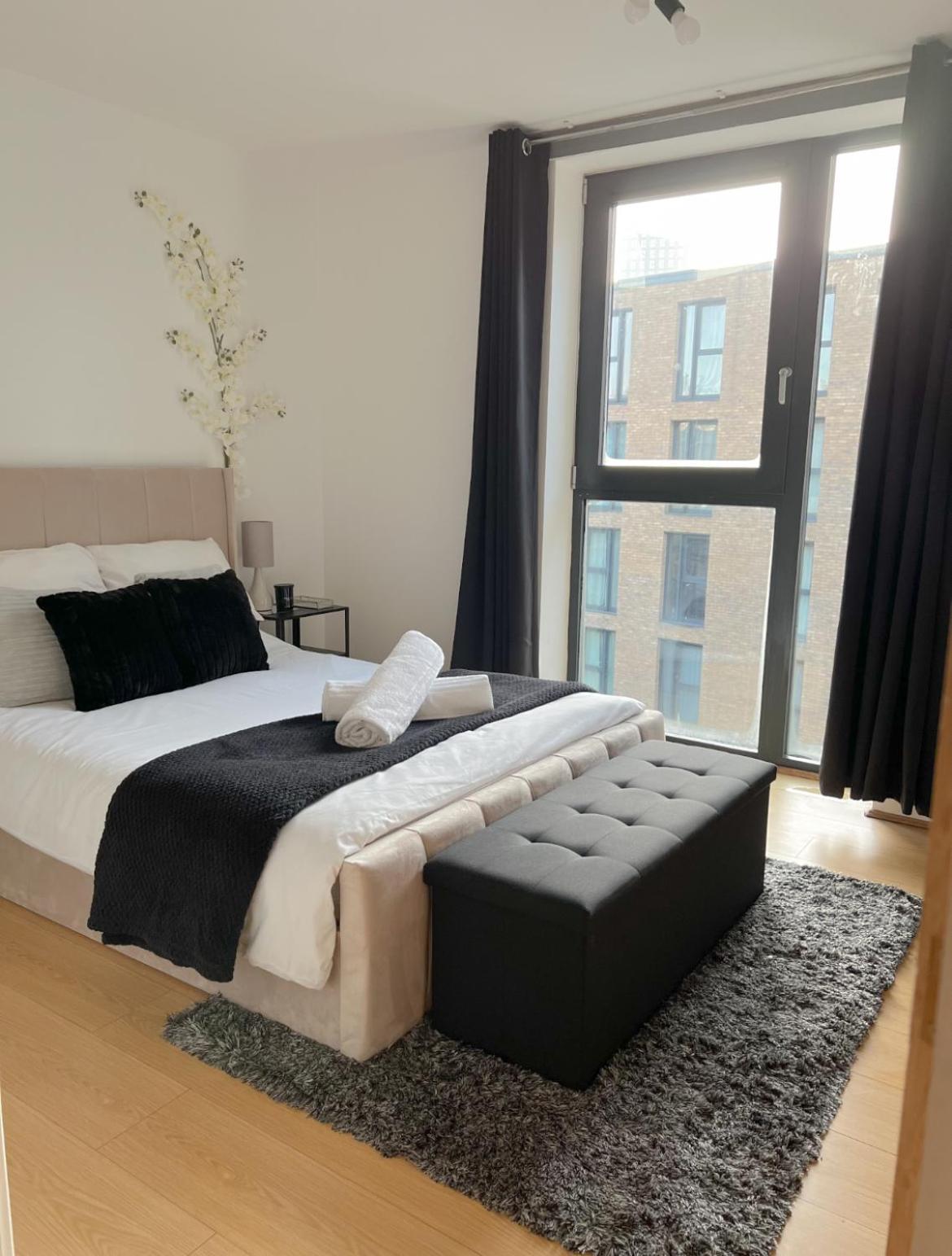 Chinatown Retreat With Free Park & Netflix * Birmingham